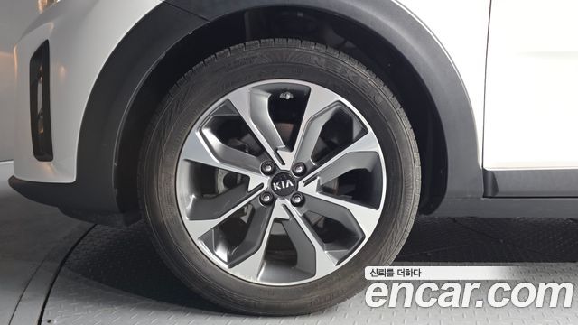 Kia Stonic 1.4 Prestige - фото 4