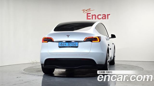 Tesla Model Y RWD - фото 3