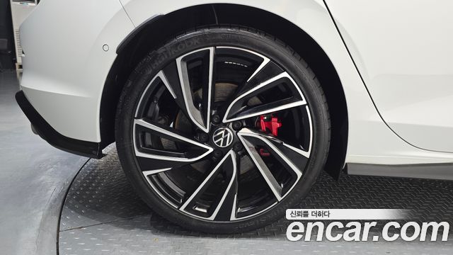 Volkswagen Golf 8-го поколения 2.0 GTI - фото 4