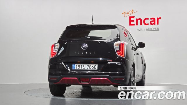 SsangYong Tivoli Gasoline 1.5 2WD R-PLUS Black - фото 3