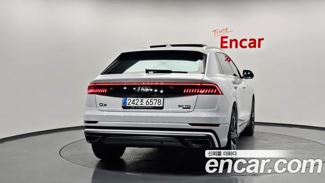 Audi Q8 50 TDI Quattro Premium - фото 3