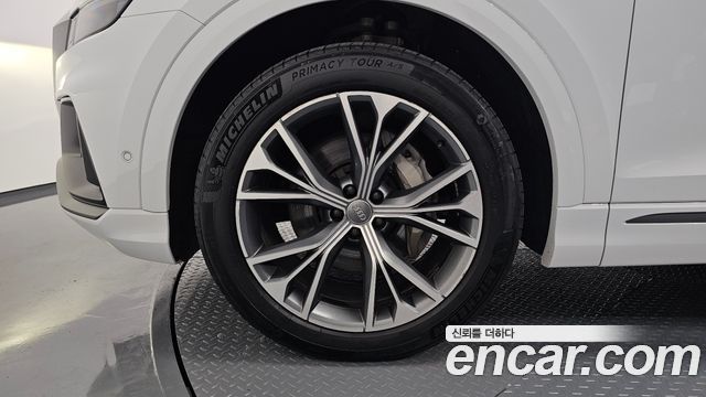 Audi Q8 50 TDI Quattro Premium - фото 4