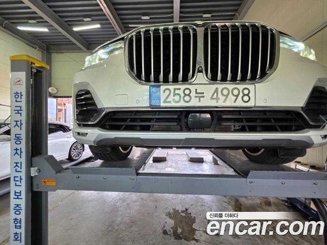 BMW X7 G07 xDrive 40i Design Pure Excellence 7-Seater - фото 0