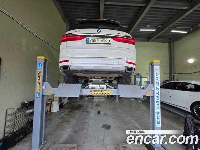 BMW X7 G07 xDrive 40i Design Pure Excellence 7-Seater - фото 1