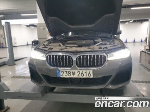 BMW 5-Series G30 530i M Sport Package - фото 0