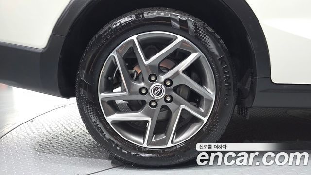 SsangYong Tivoli 1.5 A7 2WD - фото 4