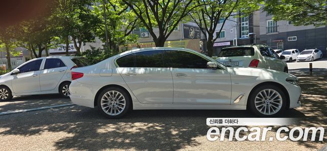 BMW 5-Series G30 520d Luxury Special Edition - фото 4