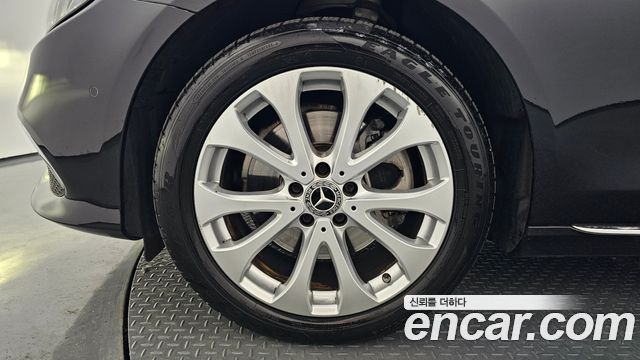 Mercedes-Benz E-Class W213 E220d Exclusive - фото 4
