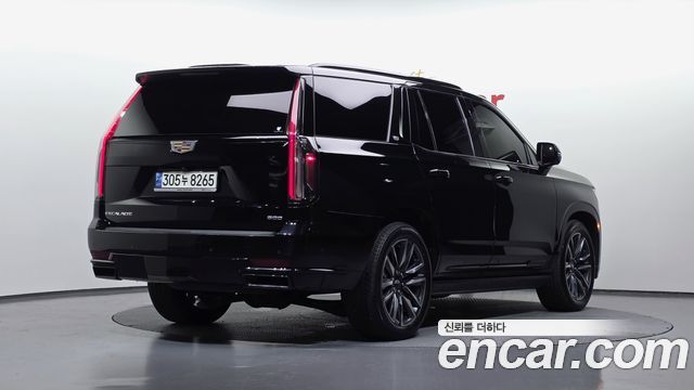 Cadillac Escalade 5-го поколения 6.2 Sports Platinum - фото 1