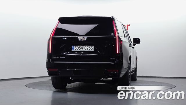 Cadillac Escalade 5-го поколения 6.2 Sports Platinum - фото 3