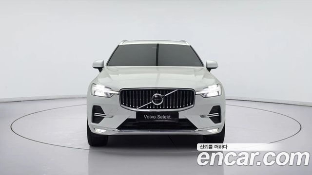 Volvo XC60 2-го поколения B6 Ultimate Bright - фото 1