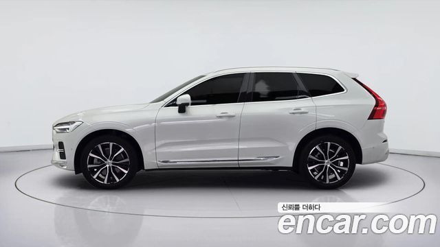 Volvo XC60 2-го поколения B6 Ultimate Bright - фото 3