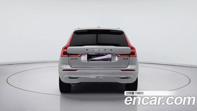 Volvo XC60 2-го поколения B6 Ultimate Bright - фото 4
