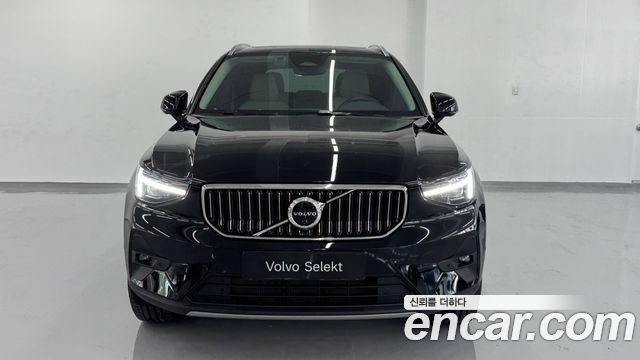 Volvo XC40 B4 Ultra Bright - фото 2