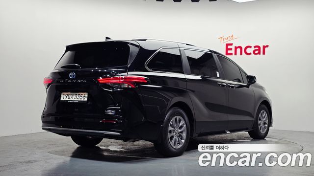 Toyota Sienna 4-го поколения 2.5 Hybrid AWD - фото 1