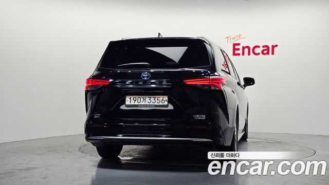 Toyota Sienna 4-го поколения 2.5 Hybrid AWD - фото 3