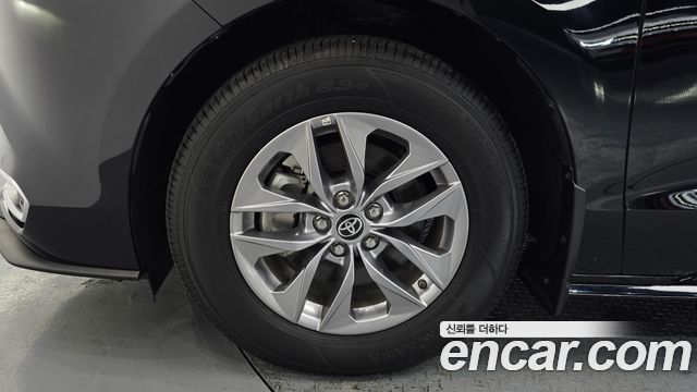 Toyota Sienna 4-го поколения 2.5 Hybrid AWD - фото 4