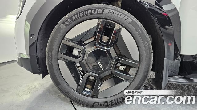 Kia EV9 Long Range 4WD GT Line - фото 3