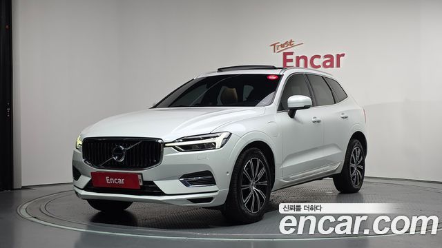 Volvo XC60 2-го поколения T8 Inscription - фото 0