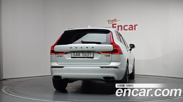 Volvo XC60 2-го поколения T8 Inscription - фото 3