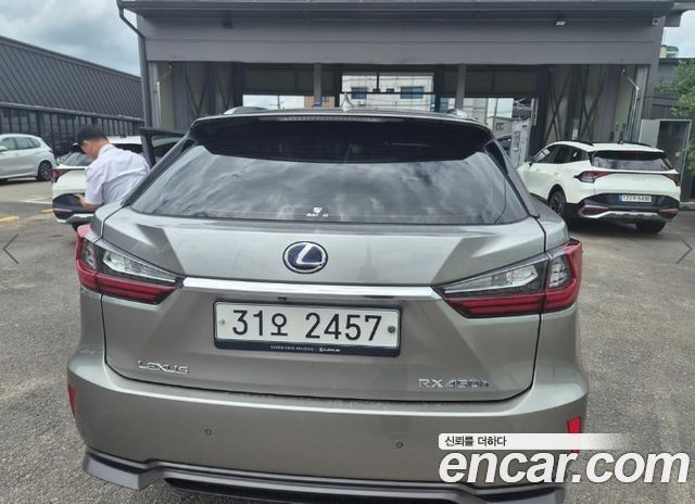 Lexus RX 4-го поколения Executive - фото 3