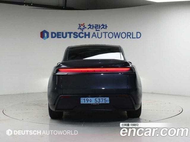 Tesla Model Y RWD - фото 3