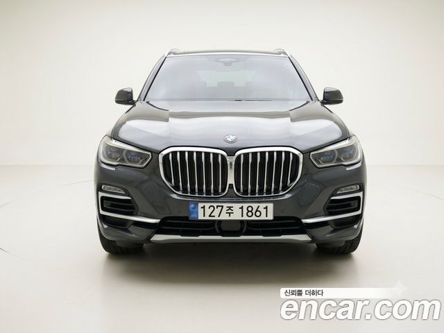 BMW X5 G05 xDrive 45e xLine - фото 0