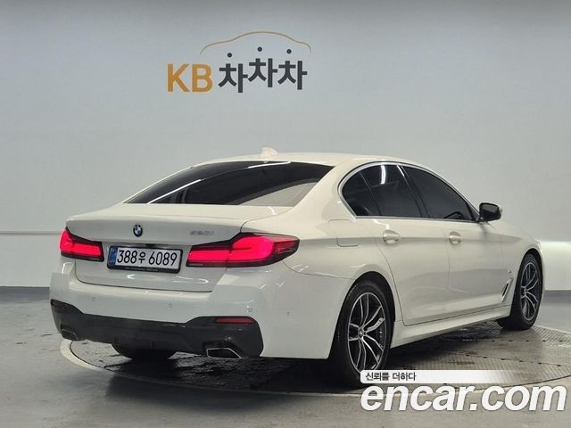 BMW 5-Series G30 520i M Sport - фото 2