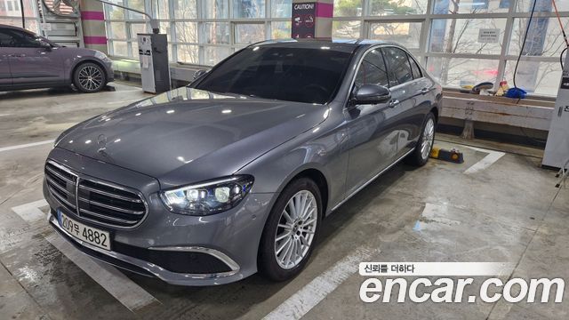 Mercedes-Benz E-Class W213 E250 Exclusive - фото 0
