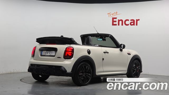 Mini Cooper Convertible S JCW 3rd - фото 0