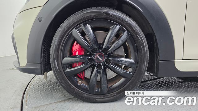 Mini Cooper Convertible S JCW 3rd - фото 3