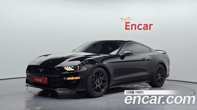 Ford Mustang Coupe - фото 0