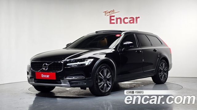 Volvo V90 Cross Country T5 Pro AWD - фото 0