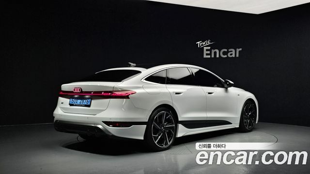 Audi A6 e-Tron Performance S line - фото 1