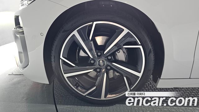 Audi A6 e-Tron Performance S line - фото 4