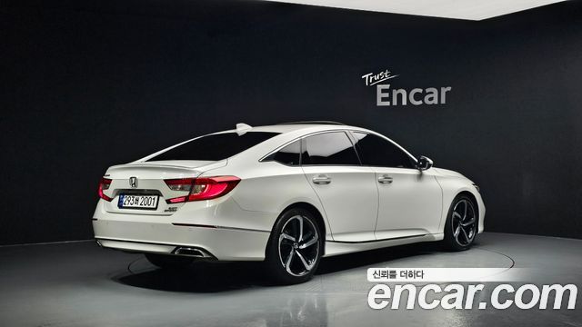 Honda Accord 10-го поколения 2.0 Turbo Sport - фото 1