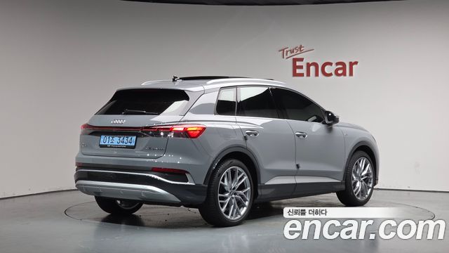 Audi Q4 e-Tron F4 45 Premium - фото 0