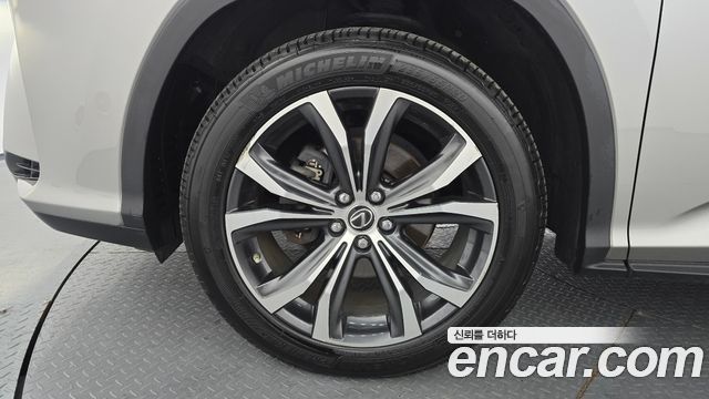 Lexus RX 450h 4-го поколения Executive - фото 3