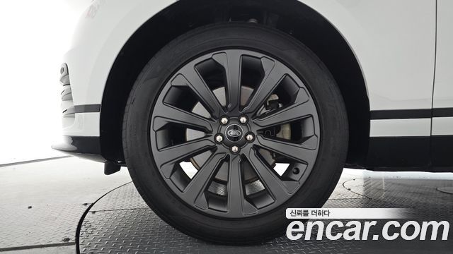 Land Rover Range Rover Velar 2.0 P250 R-Dynamic SE - фото 4