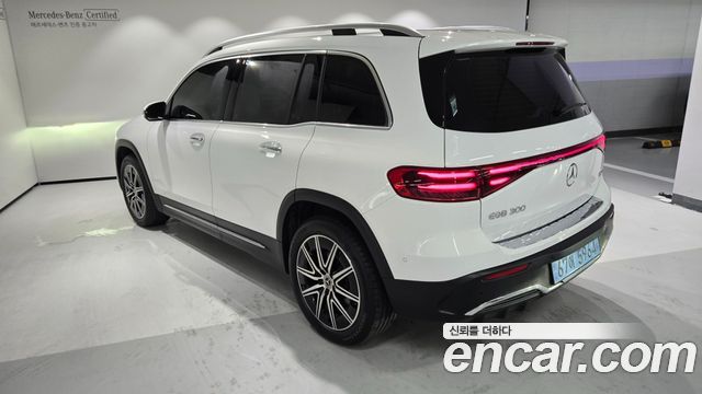 Mercedes-Benz EQB X243 EQB300 4MATIC AMG Line - фото 2