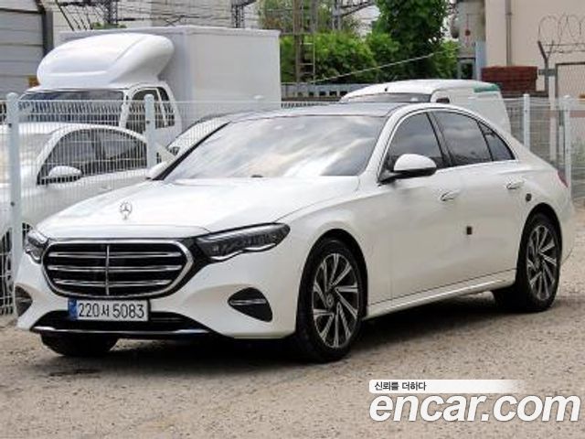 Mercedes-Benz E-Class W214 E300 4MATIC Exclusive - фото 1