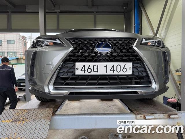 Lexus UX 2.0 2WD - фото 0