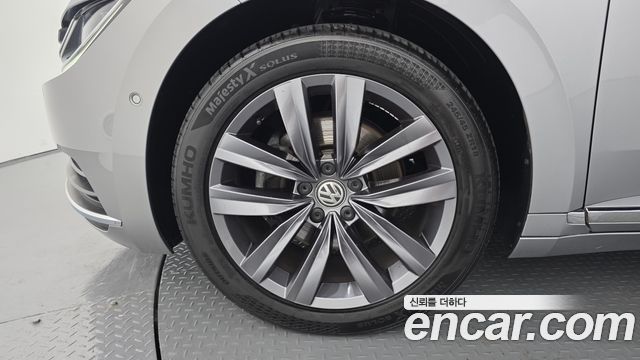 Volkswagen Arteon 2.0 TDI Premium - фото 4