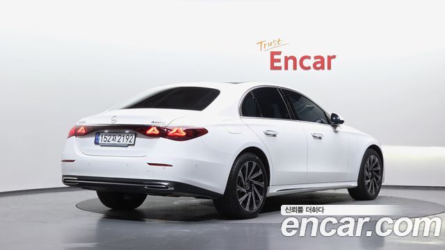 Mercedes-Benz E-Class W214 E300 4MATIC Exclusive - фото 1