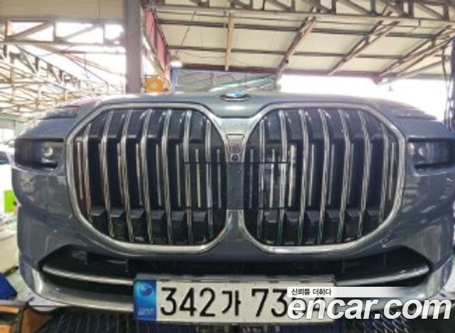 BMW 7-Series G70 740i sDrive Design Pure Excellence - фото 0