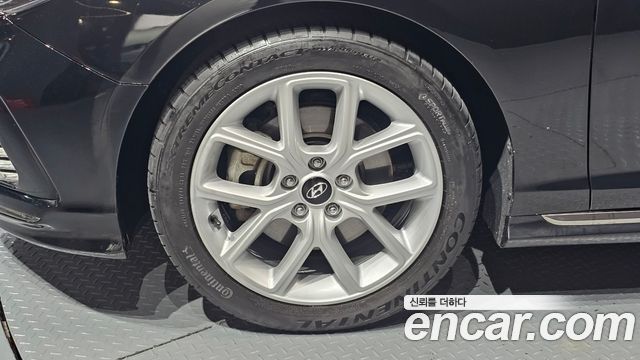 Hyundai Sonata 2.0 Turbo Exclusive - фото 4