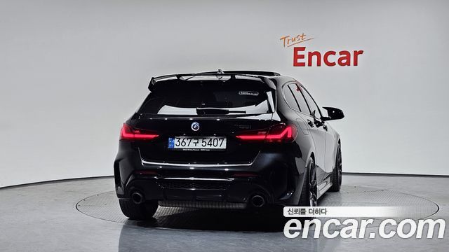 BMW 1-Series F40 M135i xDrive - фото 3