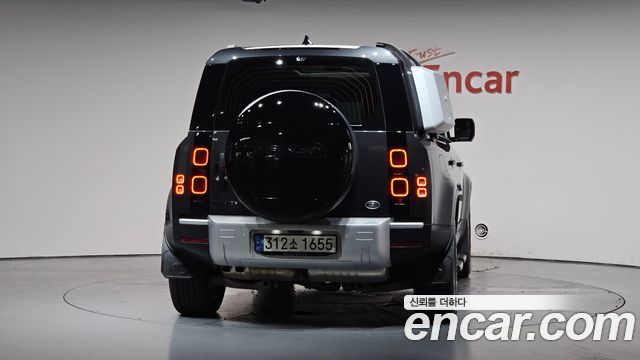 Land Rover Defender L663 110 D250 SE - фото 2