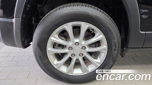 Jeep Cherokee KL 2.4 Longitude High AWD - фото 4