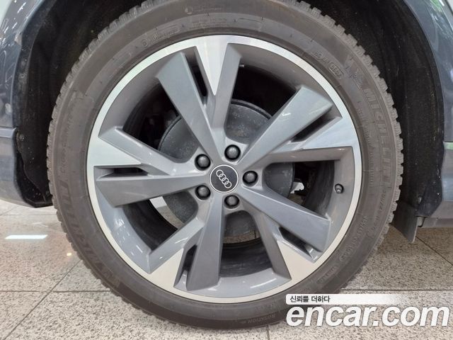 Audi Q4 e-Tron F4 40 Premium - фото 4